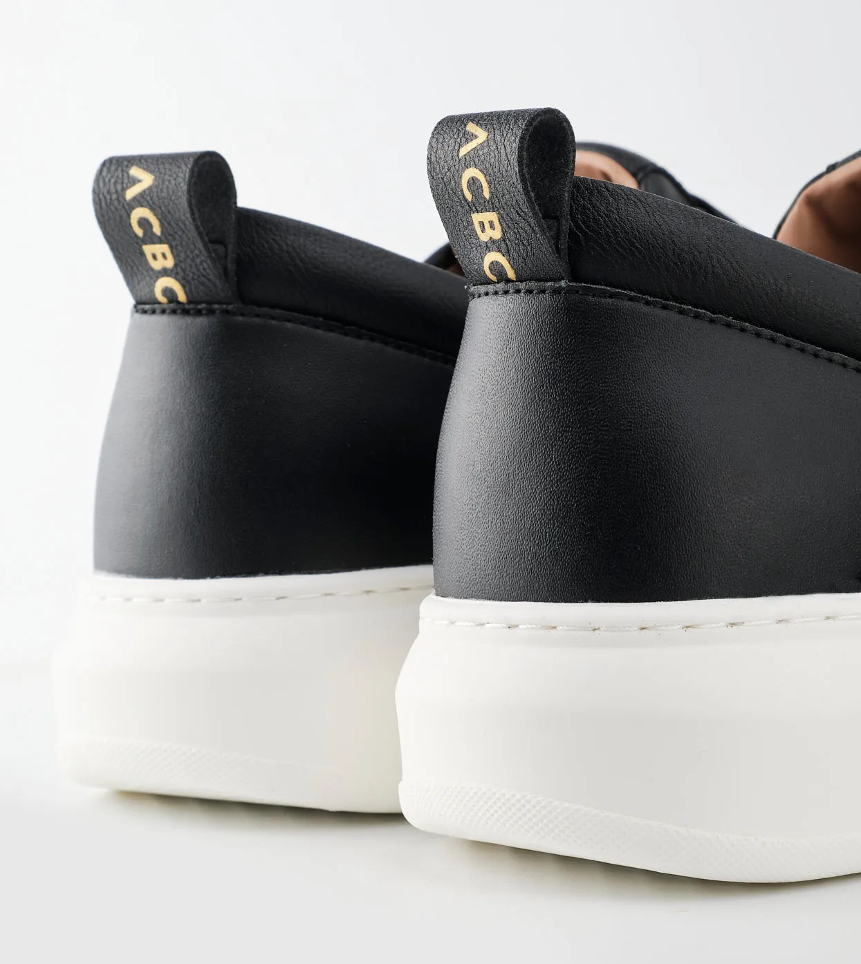Alexander Smith Wembley sneakers.