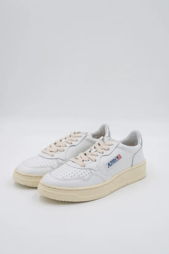 Autry Women's Low Top Sneakers AULW LL05