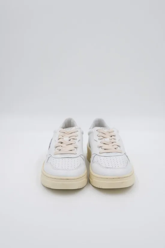 Autry Women's Low Top Sneakers AULW LL05
