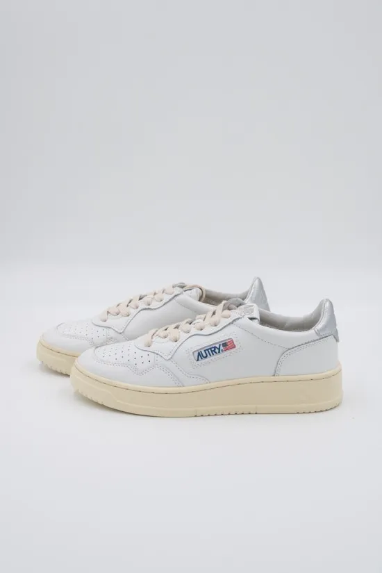 Autry Women's Low Top Sneakers AULW LL05