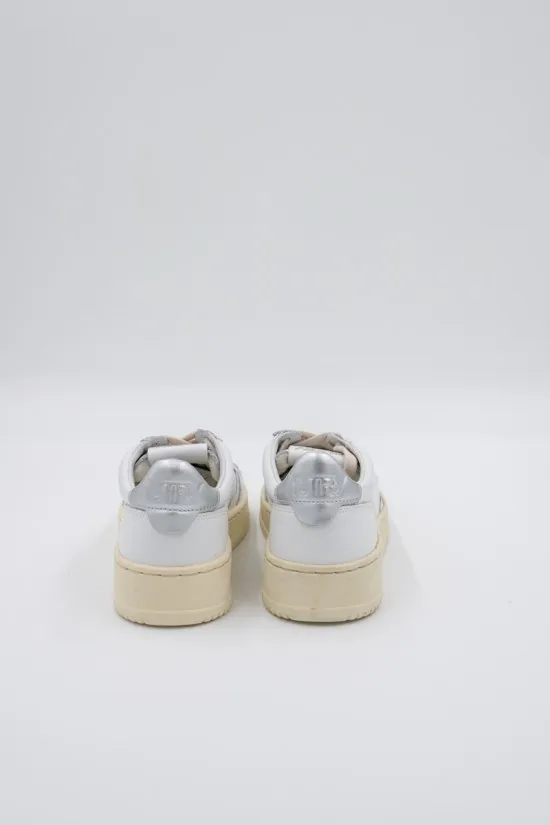 Autry Women's Low Top Sneakers AULW LL05