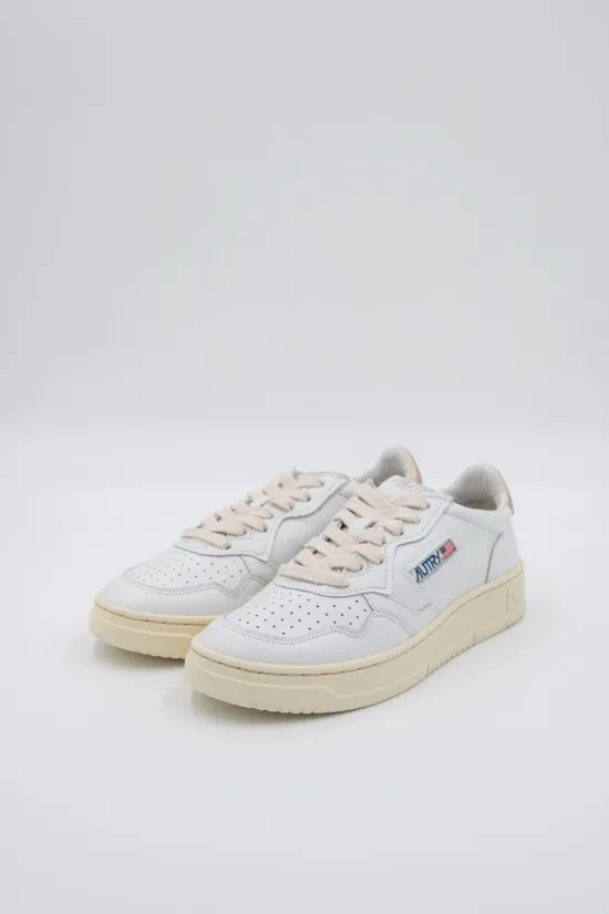 Autry Women's Low Top Sneakers AULW LL06