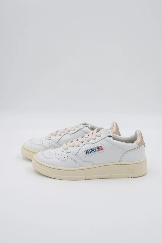 Autry Women's Low Top Sneakers AULW LL06