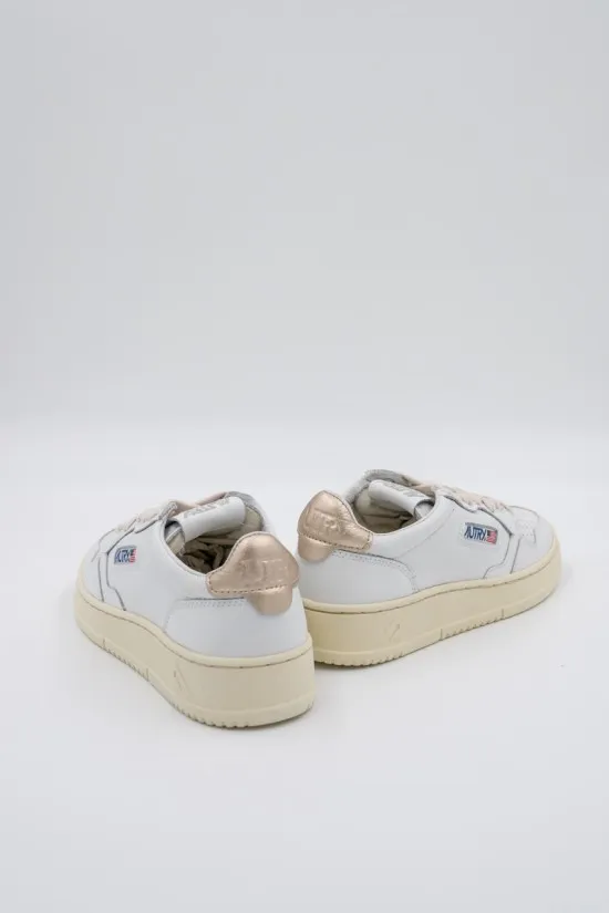 Autry Women's Low Top Sneakers AULW LL06
