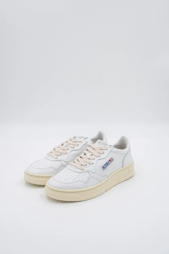 Autry Women's Low Top Sneakers AULW LL15