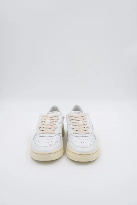 Autry Women's Low Top Sneakers AULW LL15