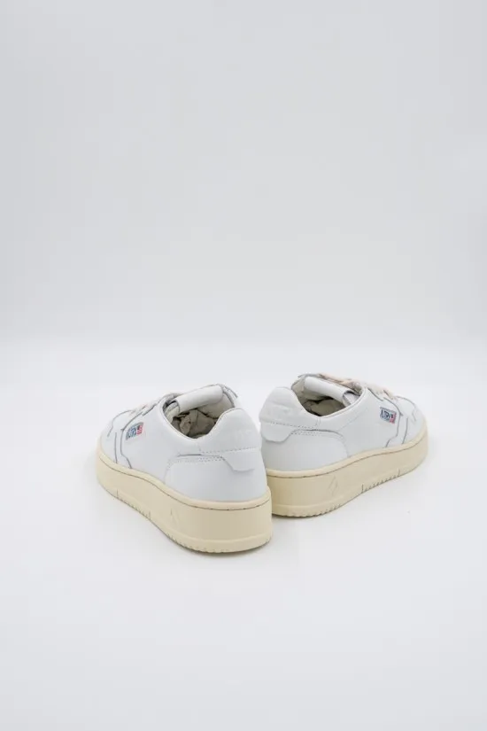Autry Women's Low Top Sneakers AULW LL15