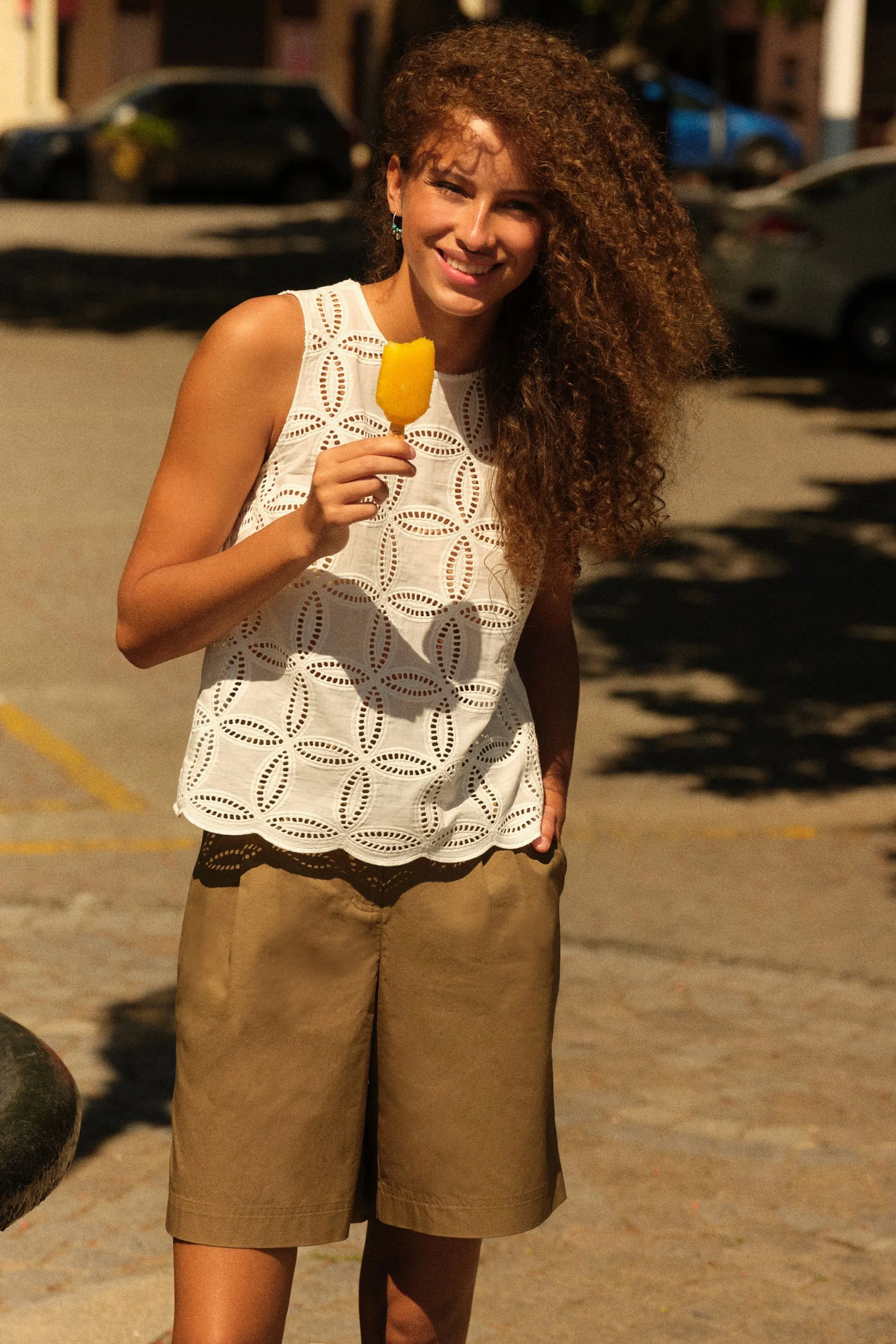 Bermuda shorts above the knee