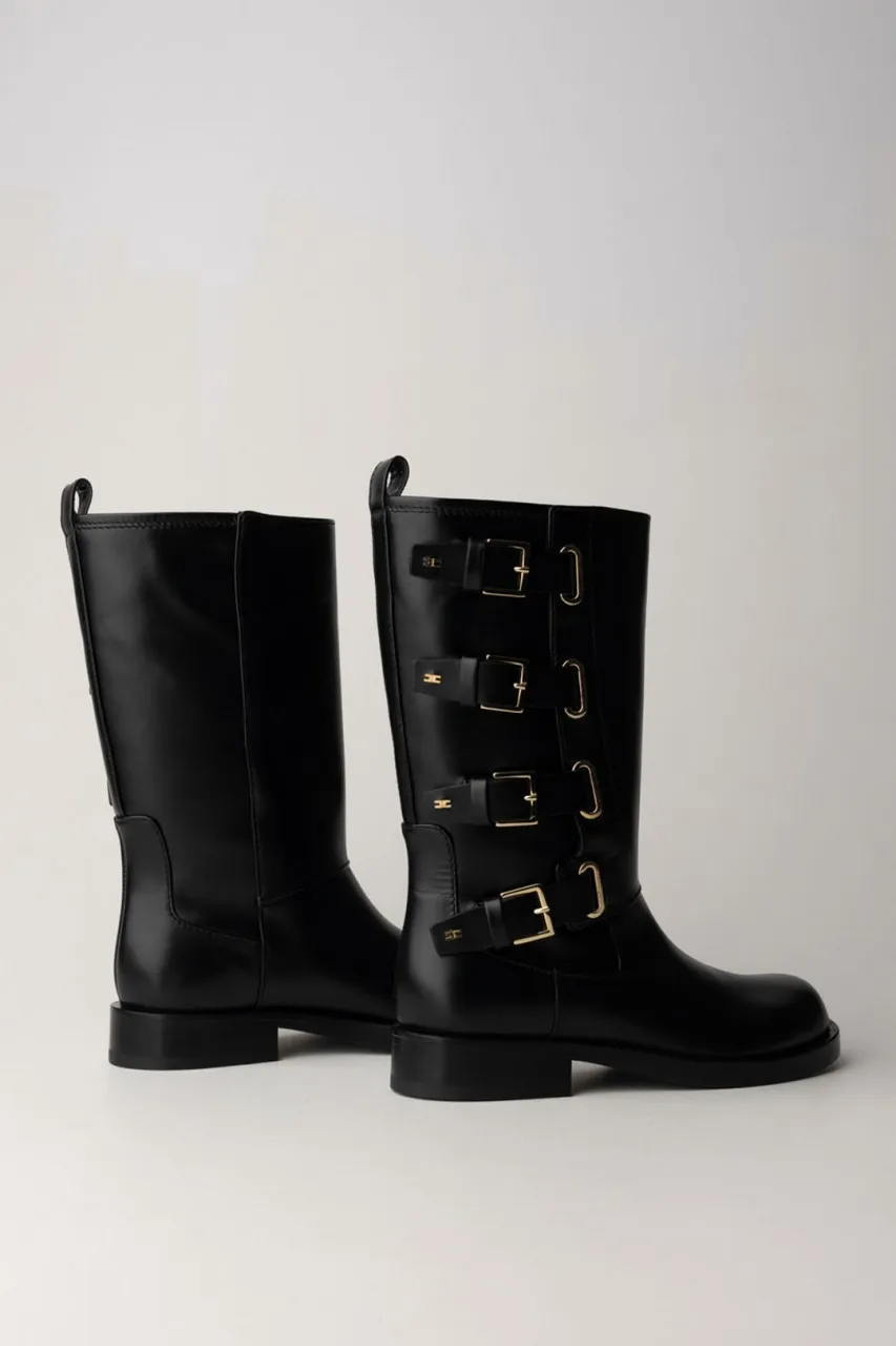 Biker boots with buckles black.