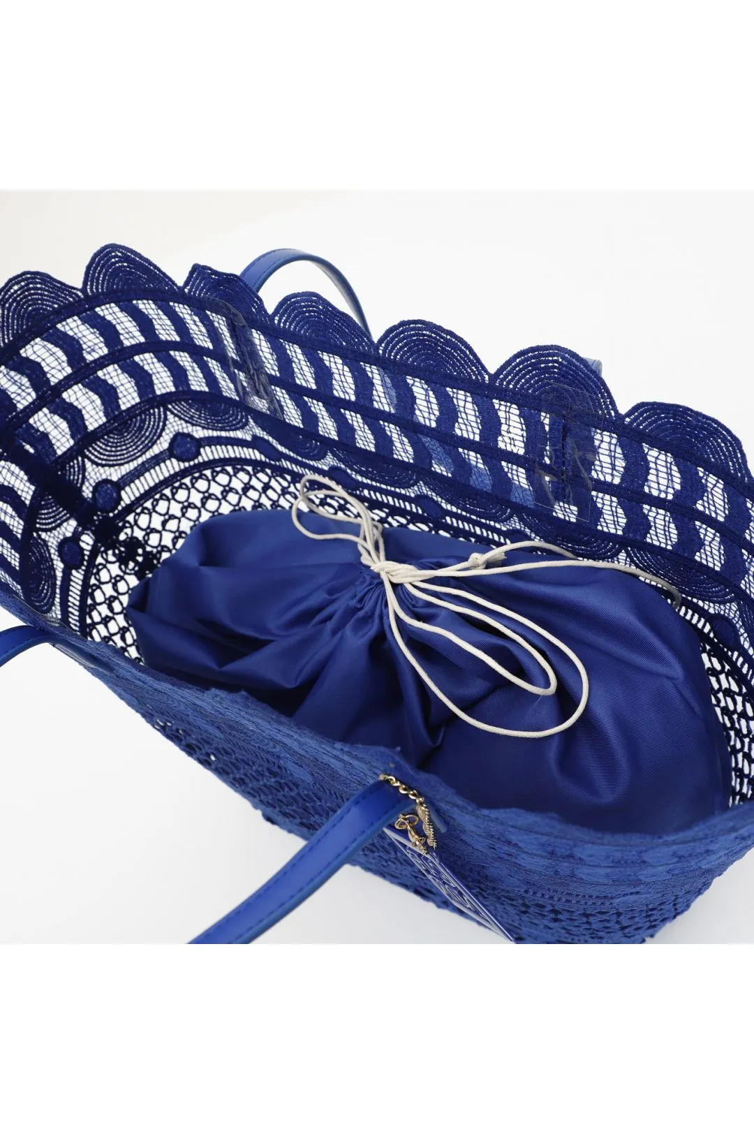 blue charm pizzo shopping