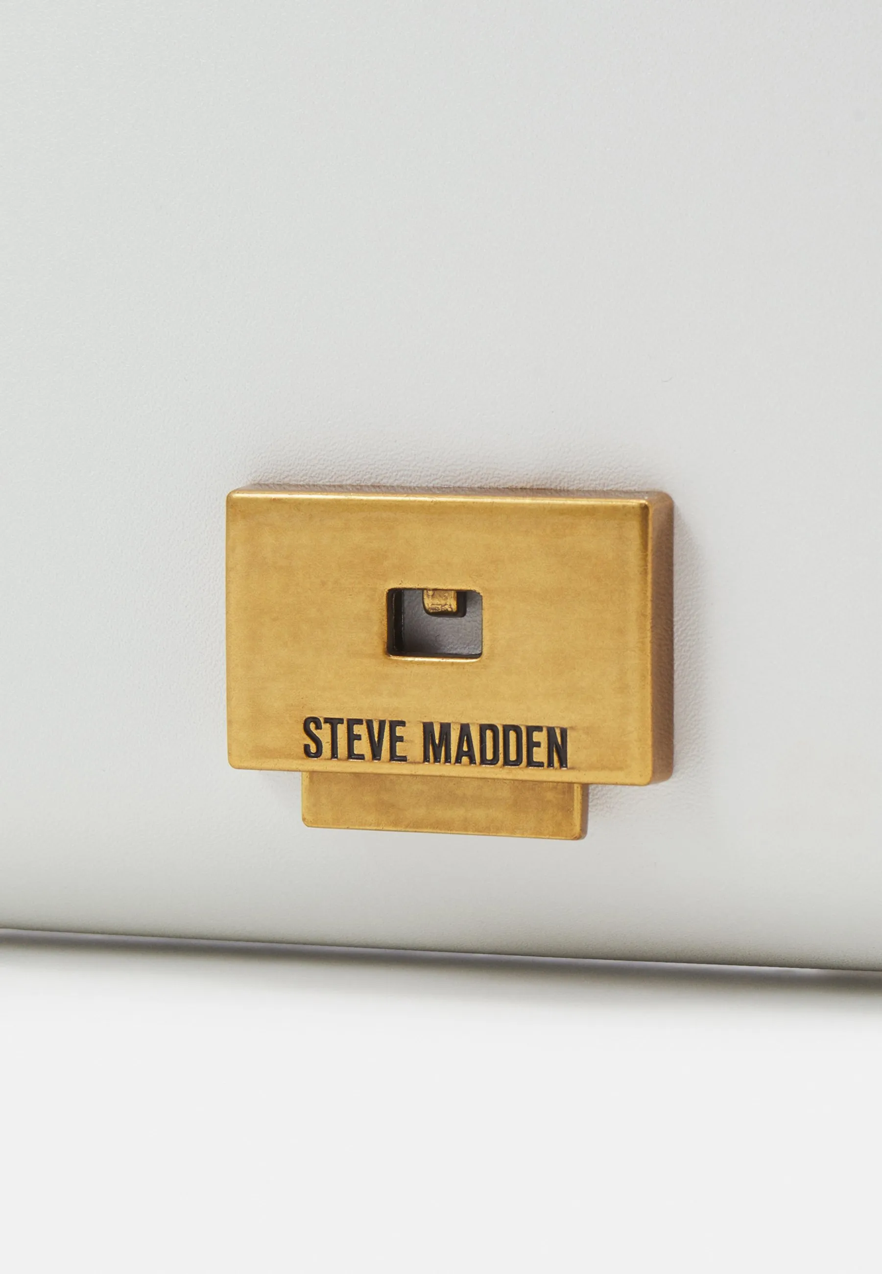 Borsa a mano - the perfect accessory for any occasion