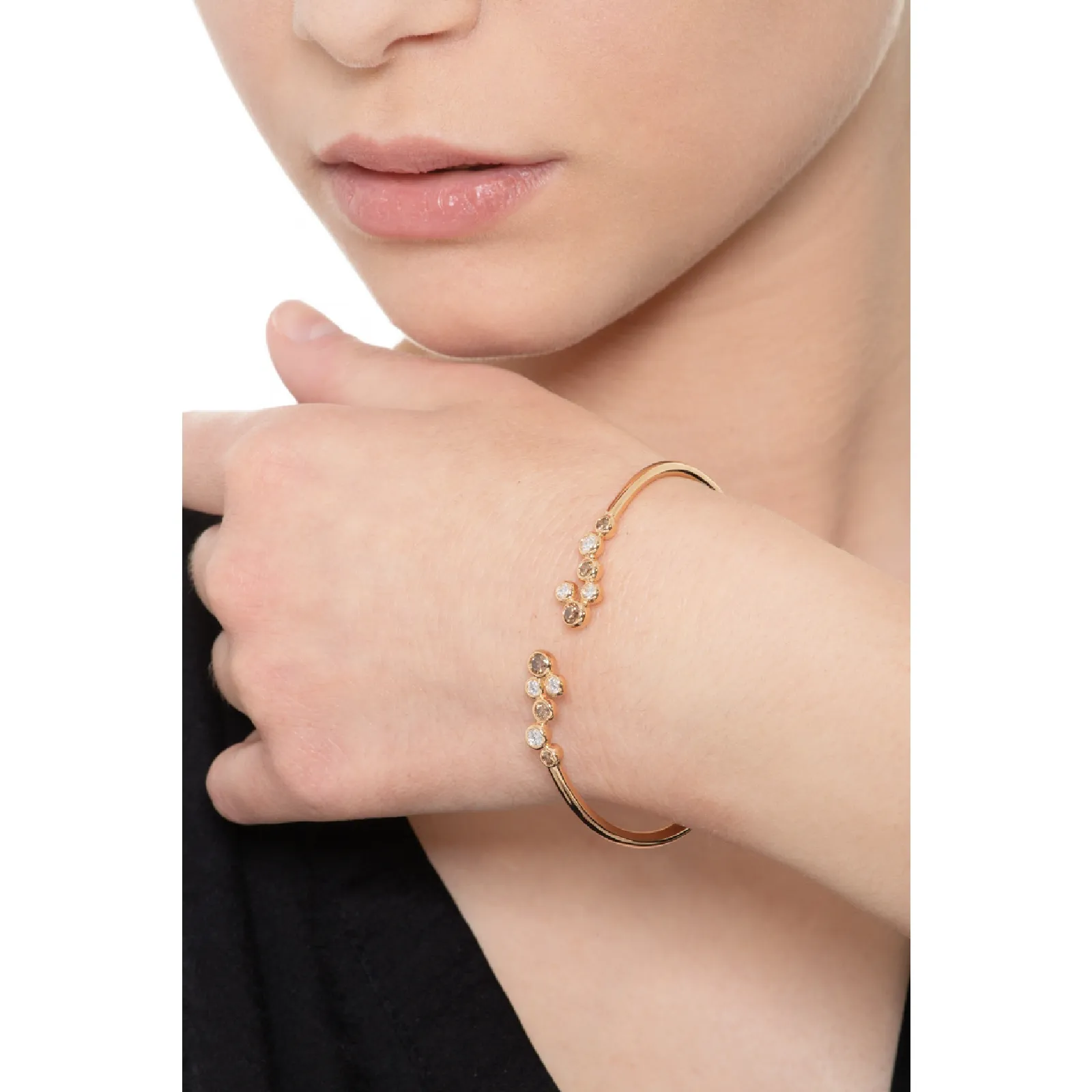 Bracciale semirigido in oro rosa 18k con diamanti brown e bianchi