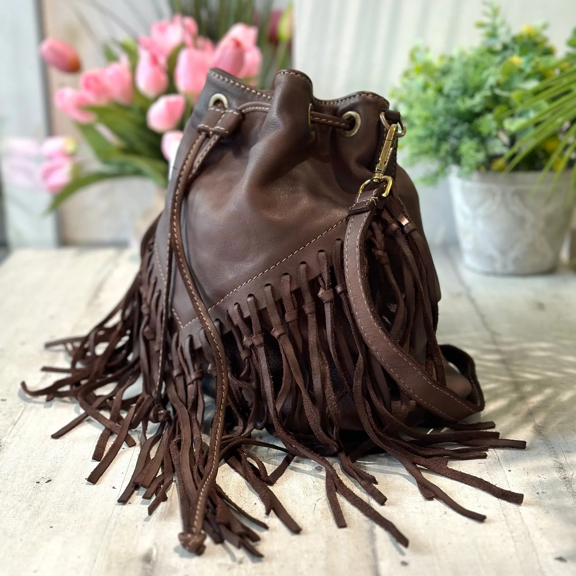 Bucket Bag with Dark Brown Fringes in Vintage Nubuck Leather