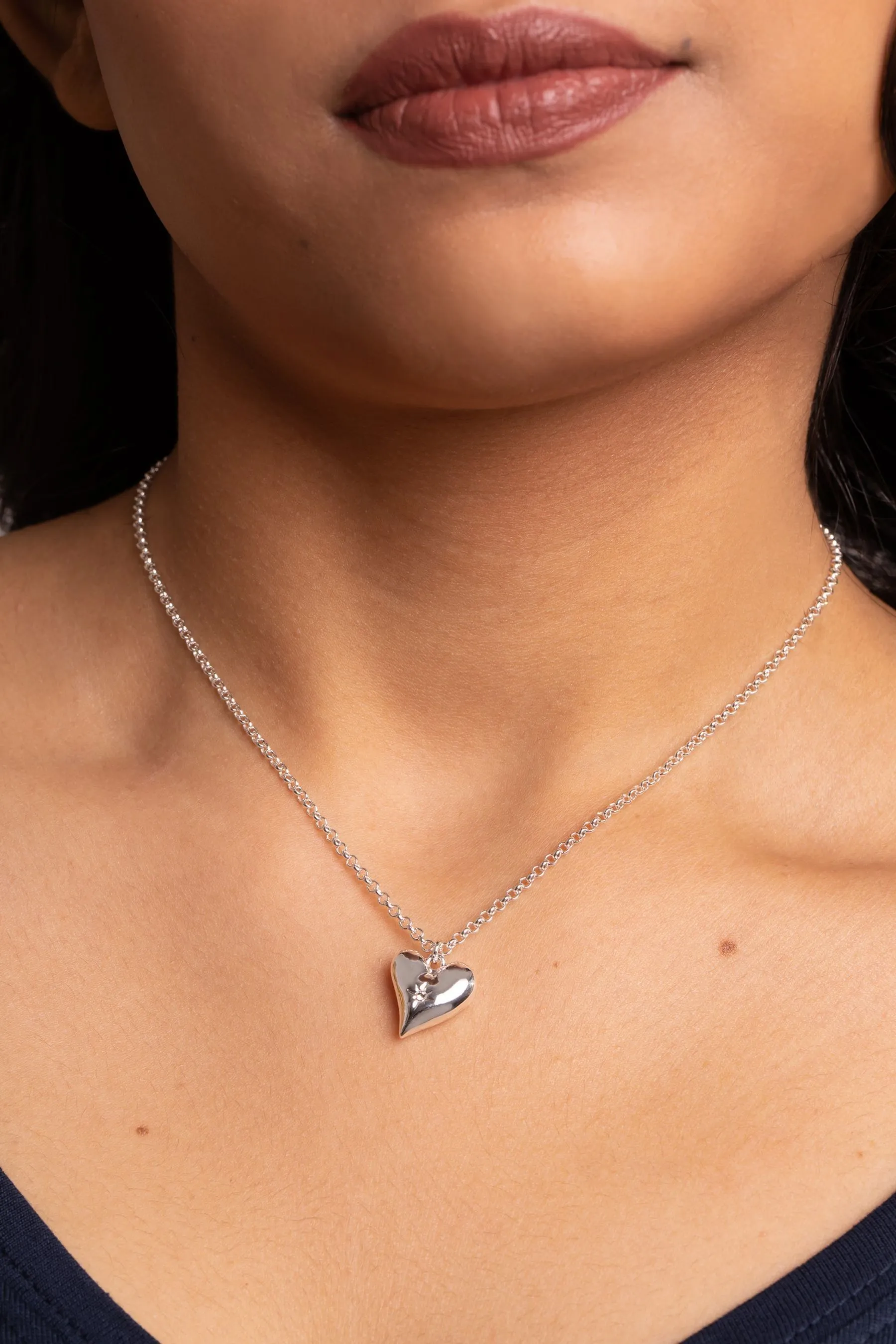Caramel Jewelry London Argento - Heart Pendant Necklace Tone.