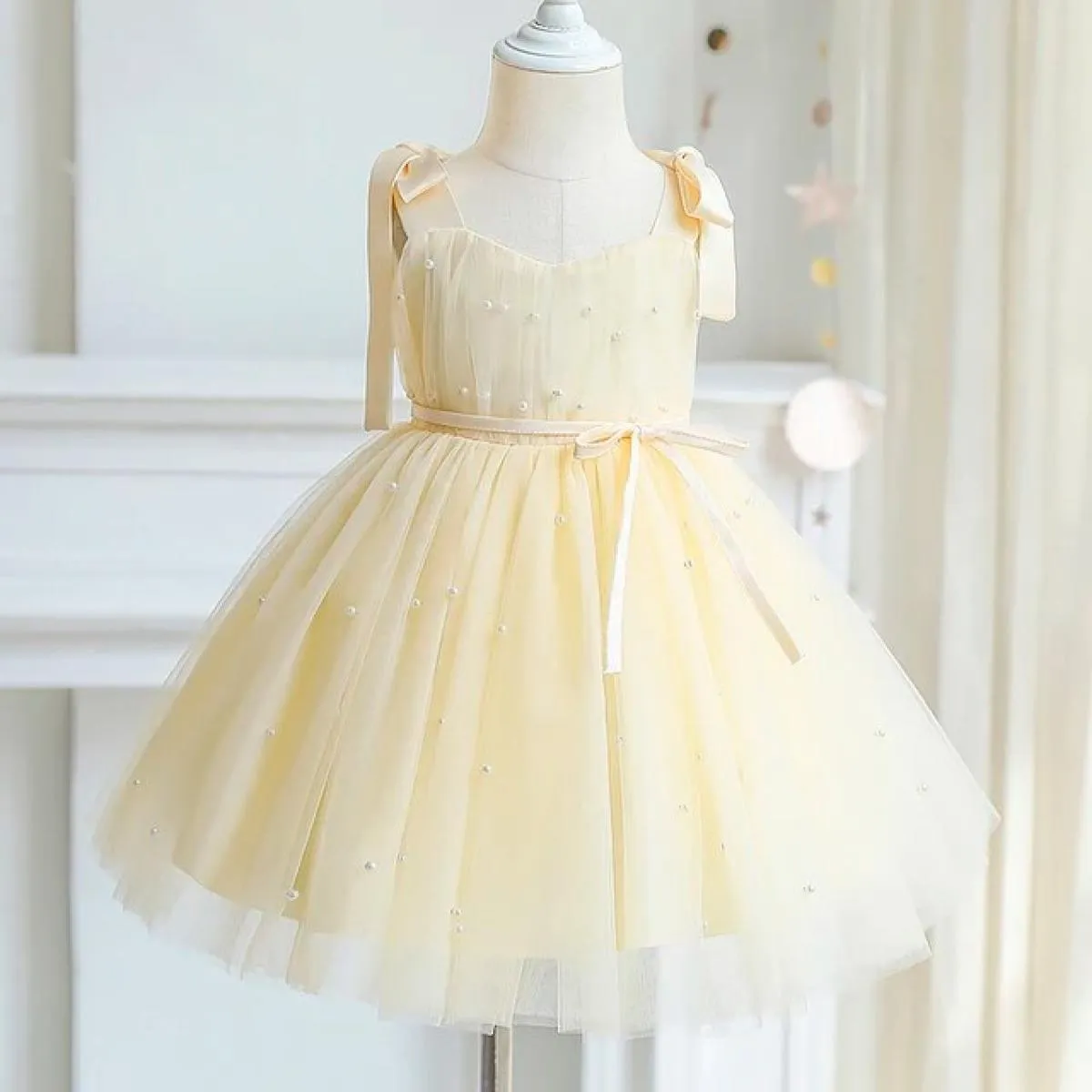 Child Party Dress for 1-5 Year Olds Ruffled Sequin Christmas Dress for Kids Tulle Tutu Costume