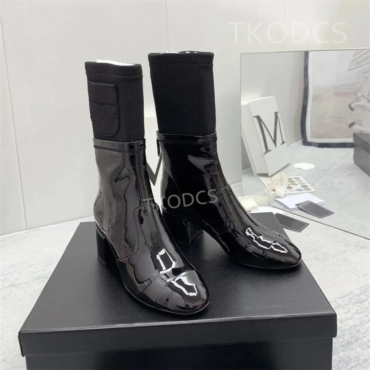 Fashionable autumn warm women's boots - Mid-calf round toe patchwork boots with elastic zipper.