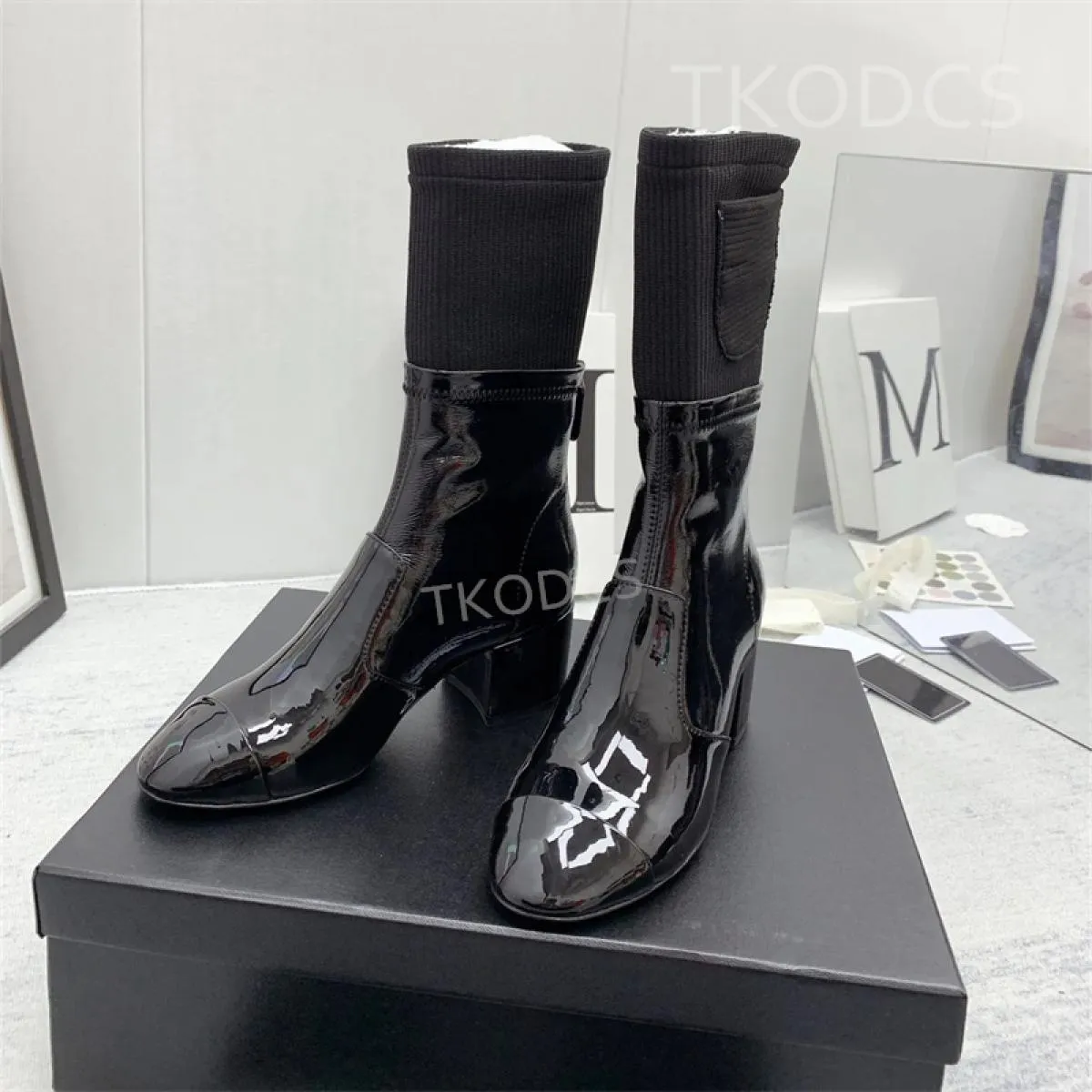 Fashionable autumn warm women's boots - Mid-calf round toe patchwork boots with elastic zipper.