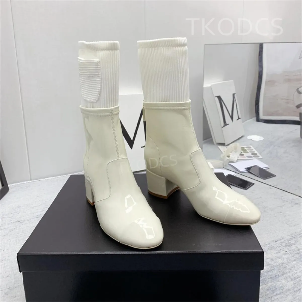 Fashionable autumn warm women's boots - Mid-calf round toe patchwork boots with elastic zipper.