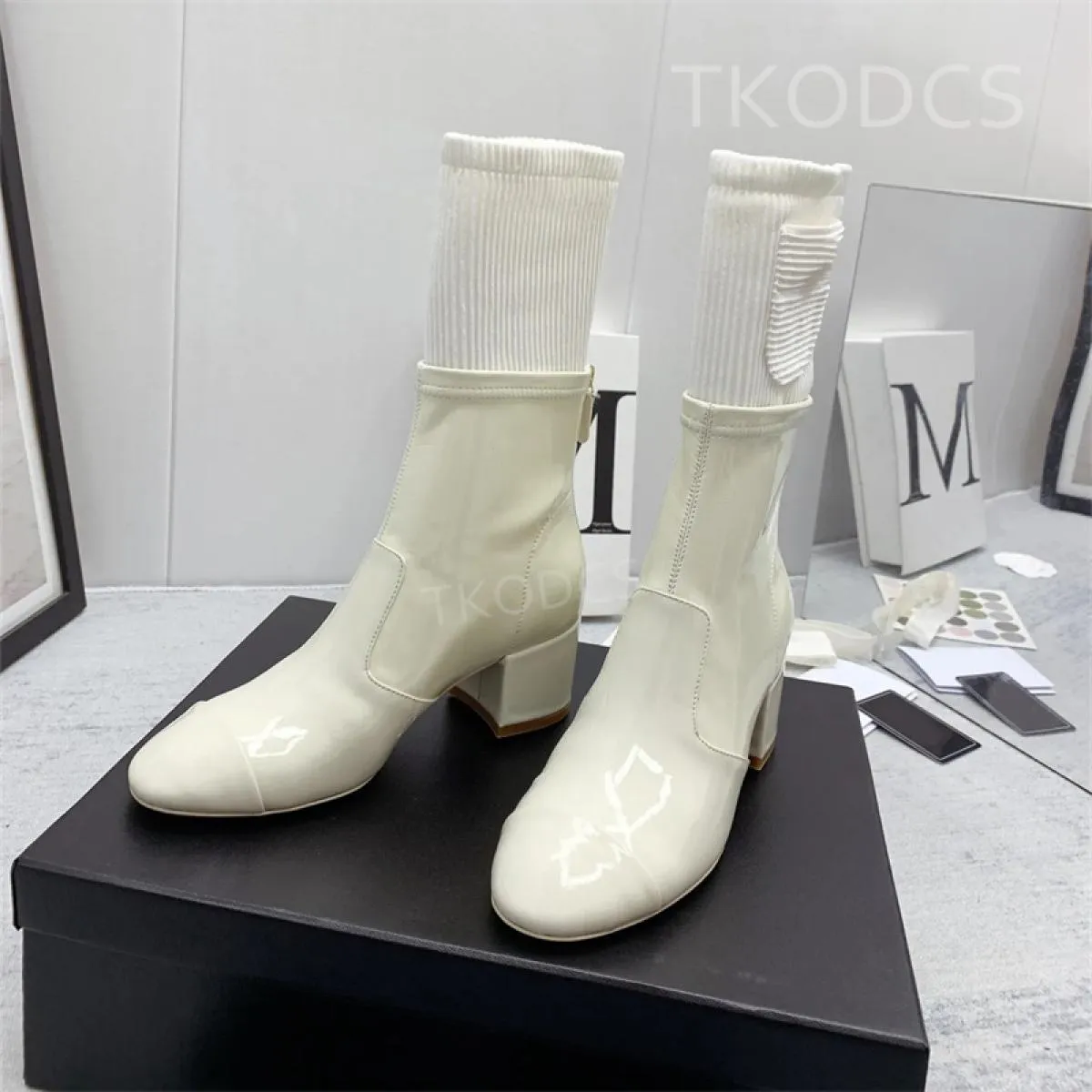 Fashionable autumn warm women's boots - Mid-calf round toe patchwork boots with elastic zipper.