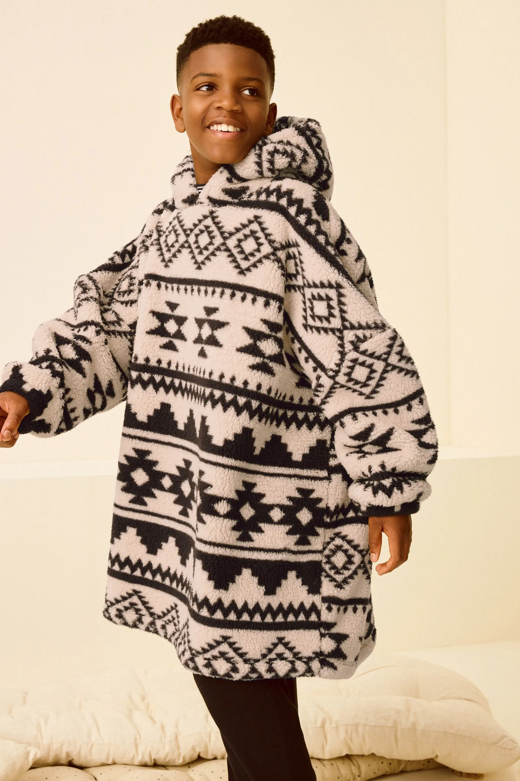 Fleece Hooded Blanket (3-16yrs)    
