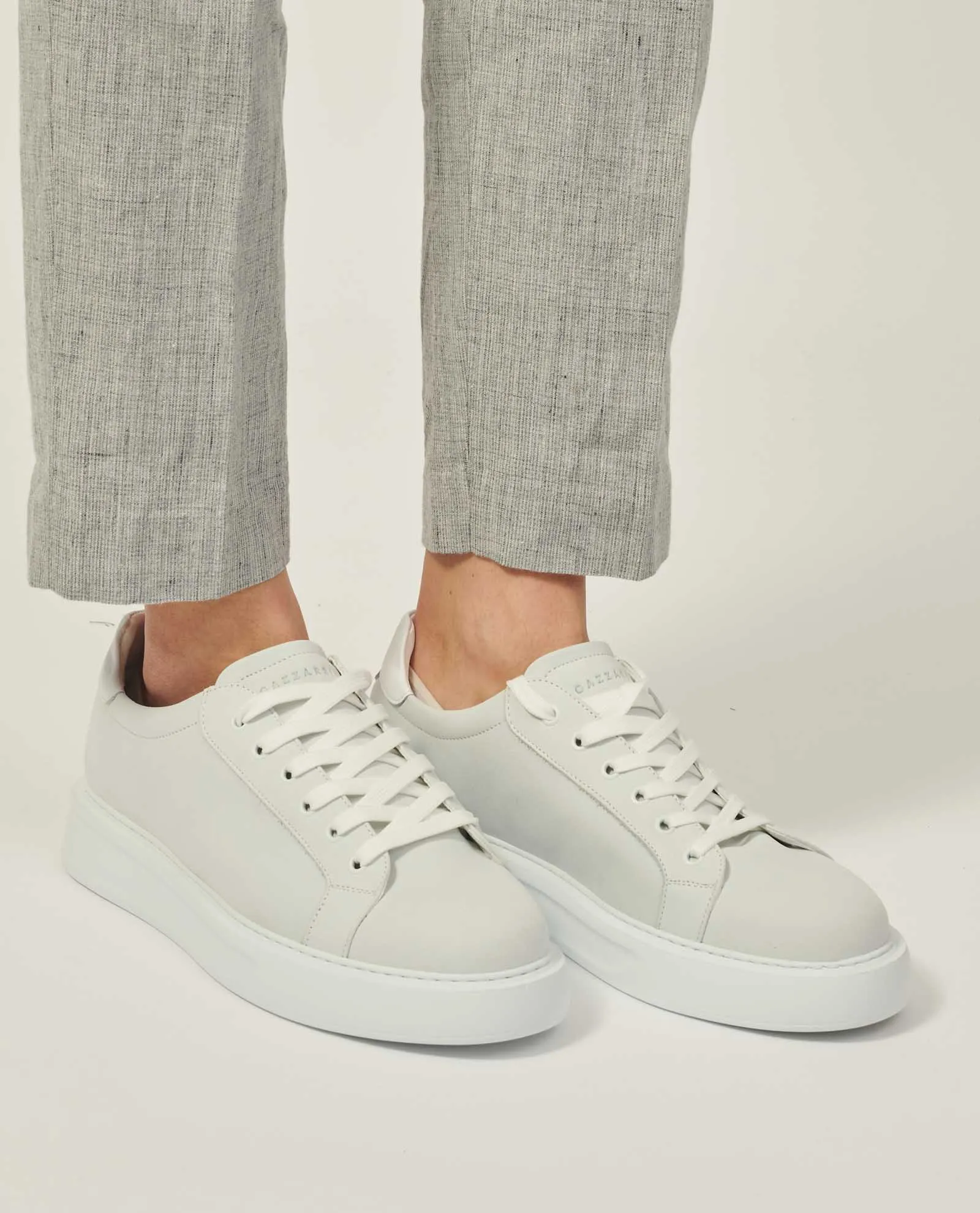 Gazzarrini men's light grey sneakers.