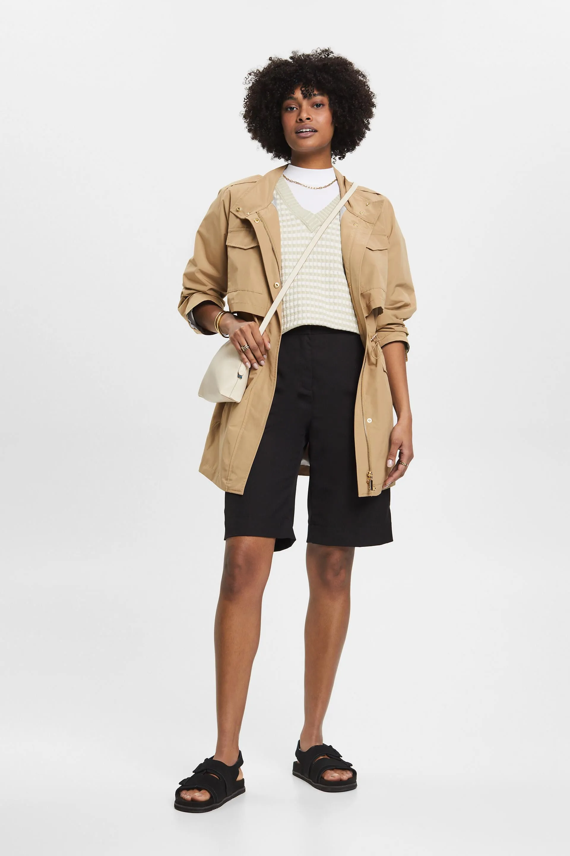 High waist Bermuda shorts.