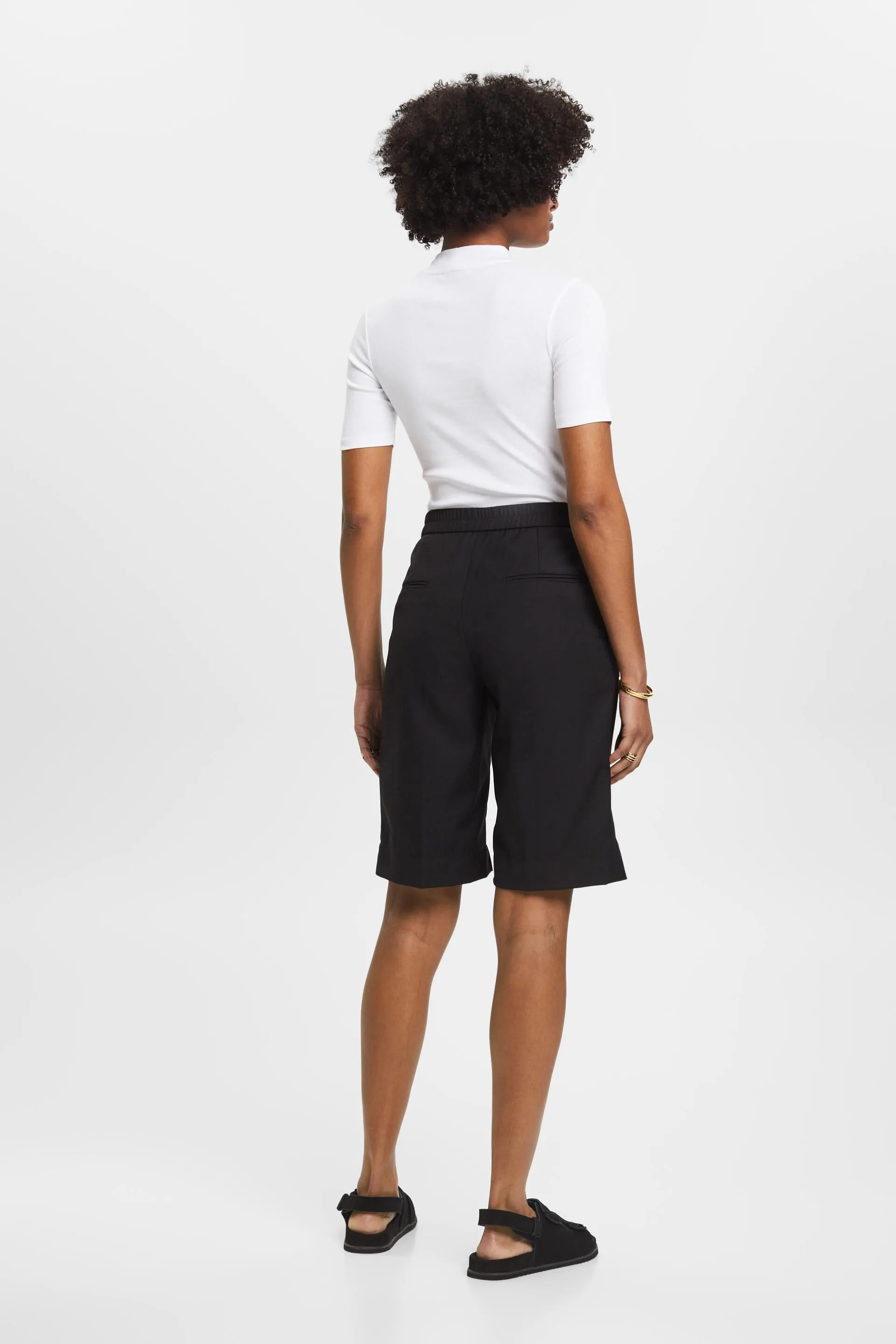 High waist Bermuda shorts.