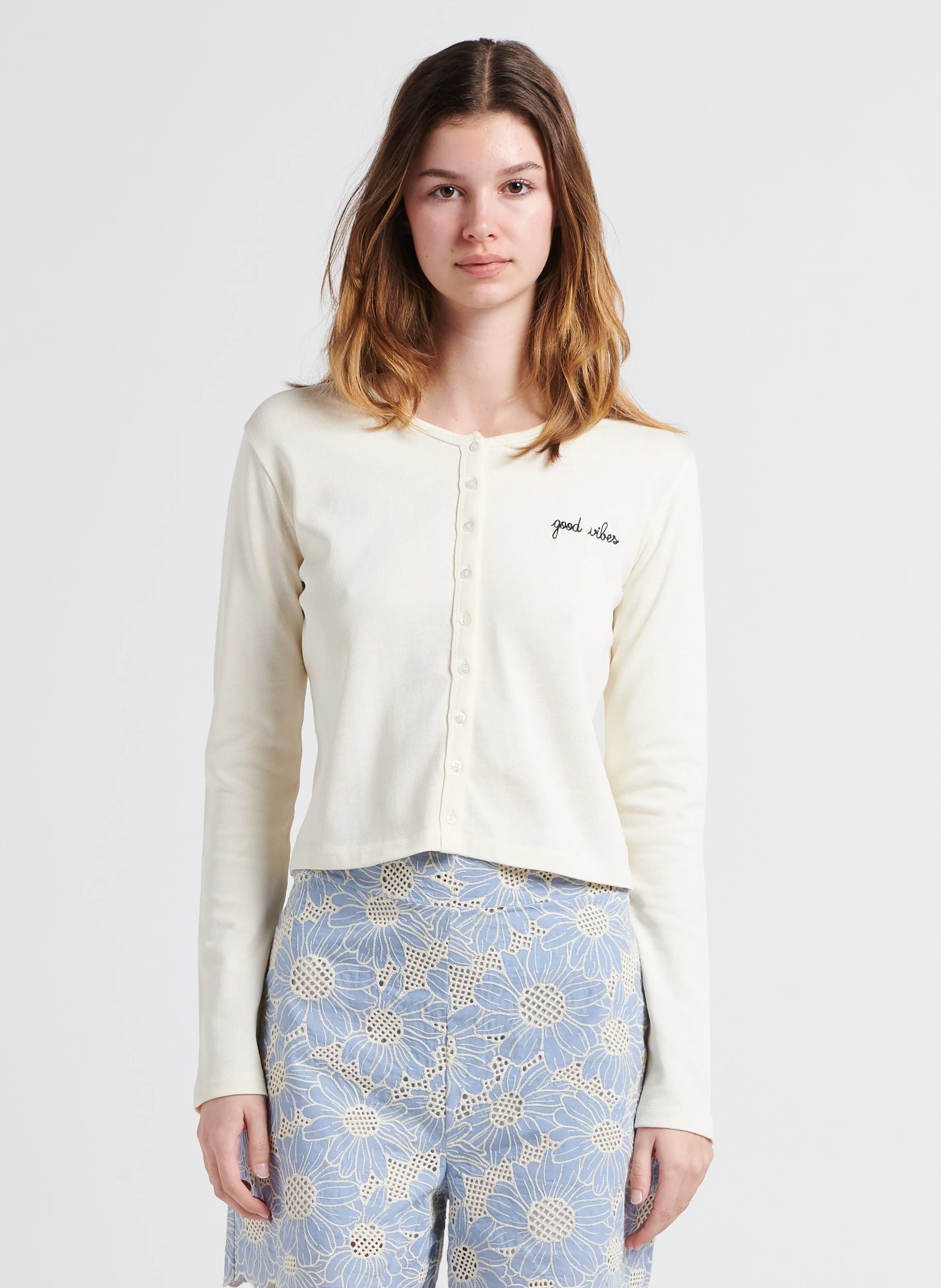  MAISON LABICHE   TOLBIAC GOOD VIBES - Cardigan scollo tondo ricamo Good vibes in cotone bio | Bianco