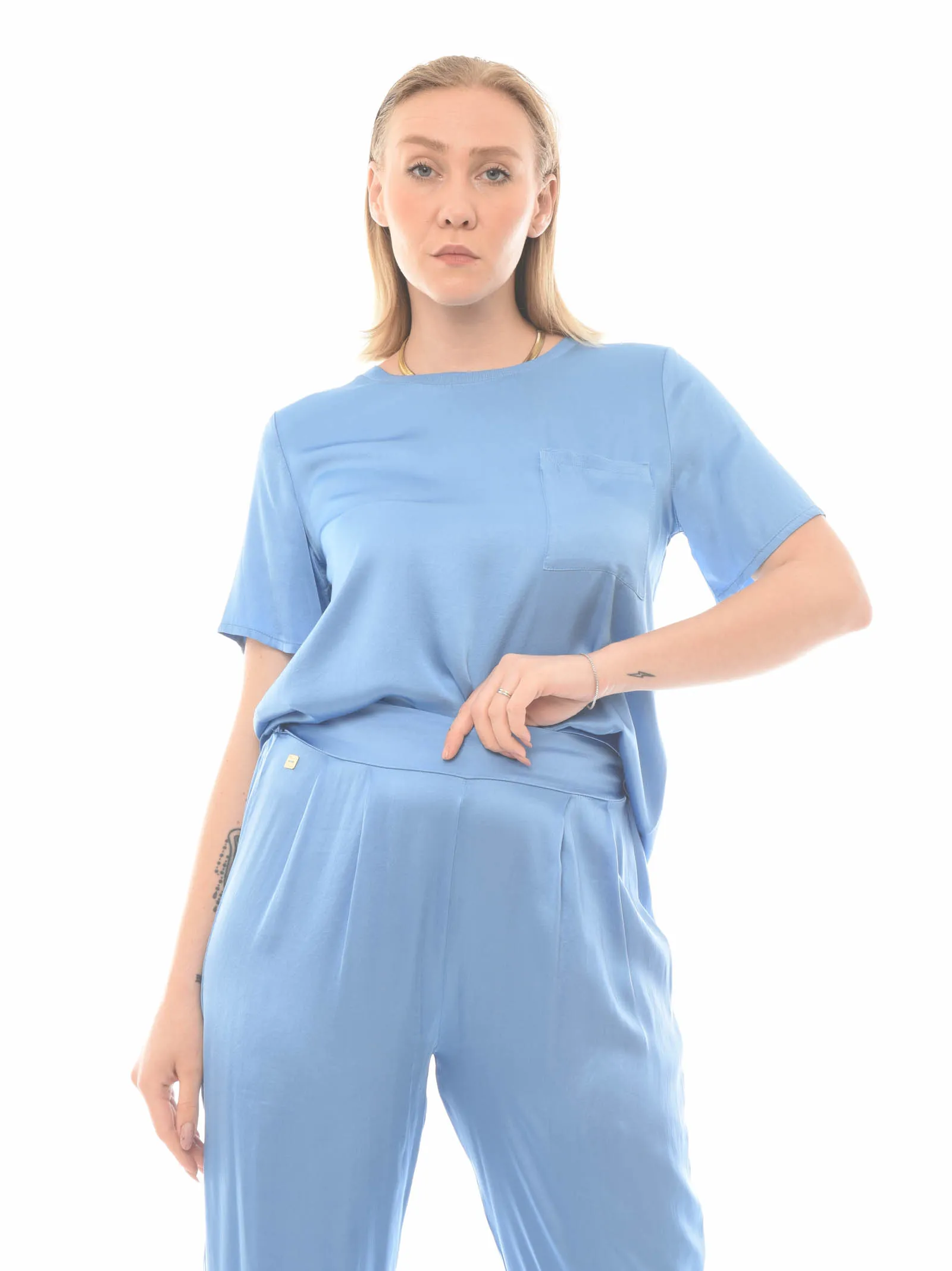 manila grace t-shirt taschino