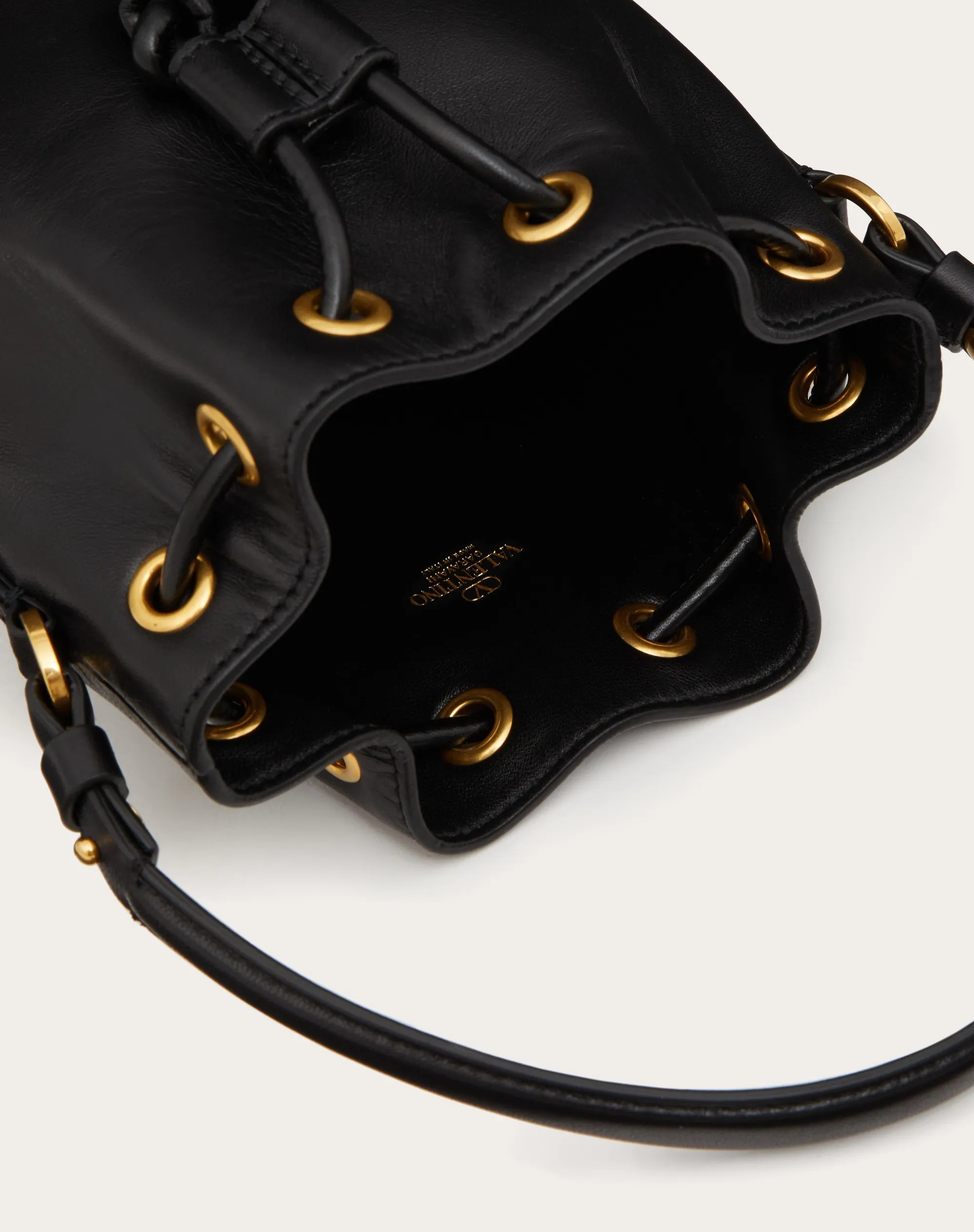 MINI LOGO SIGNATURE BUCKET BAG IN NAPPA