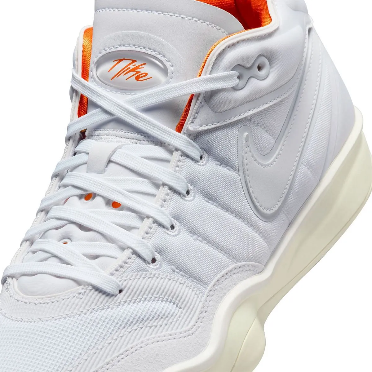      NIKE G.T. HUSTLE 2  