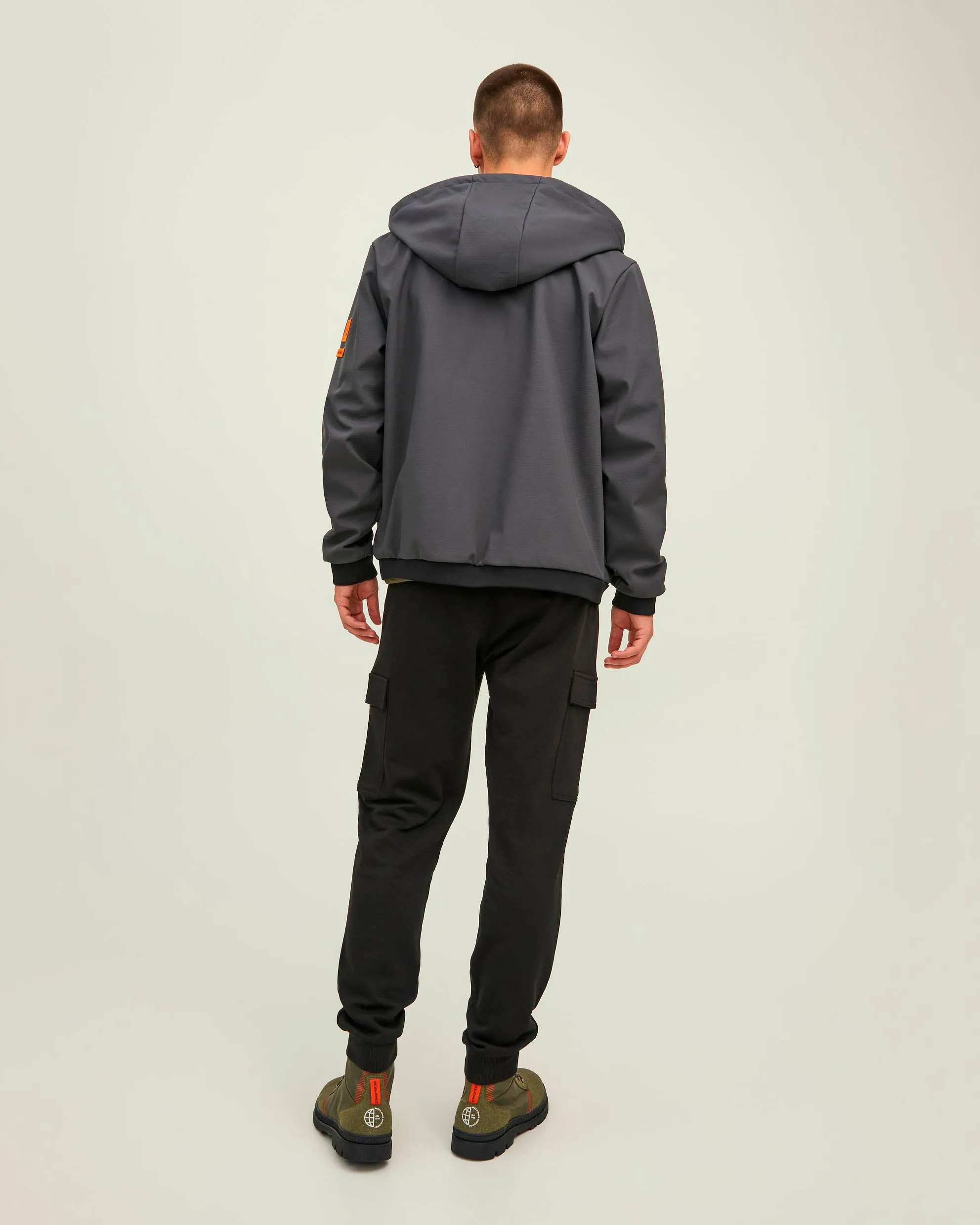 Pantaloni neri stile cargo in felpa di puro cotone con coulisse in vita