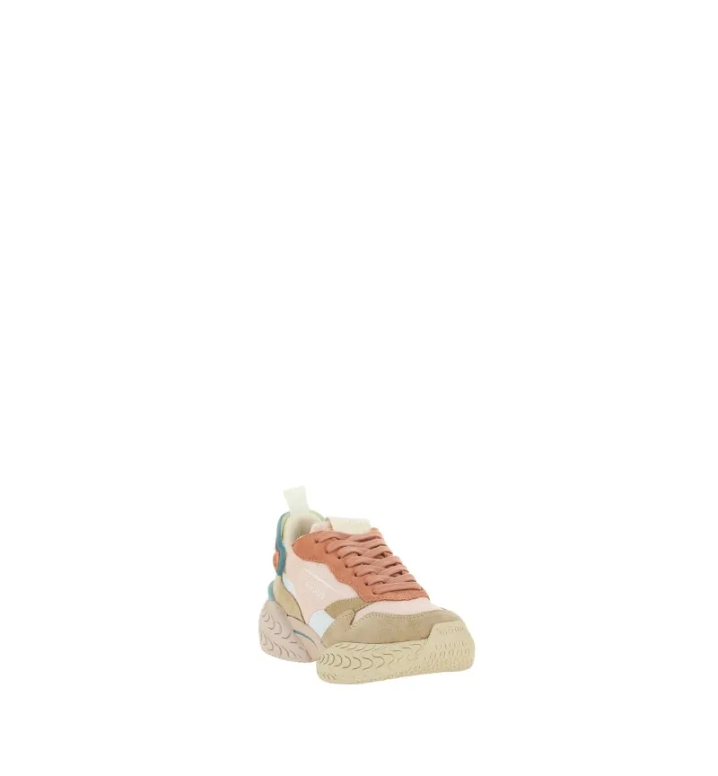 Pelle sneakers.