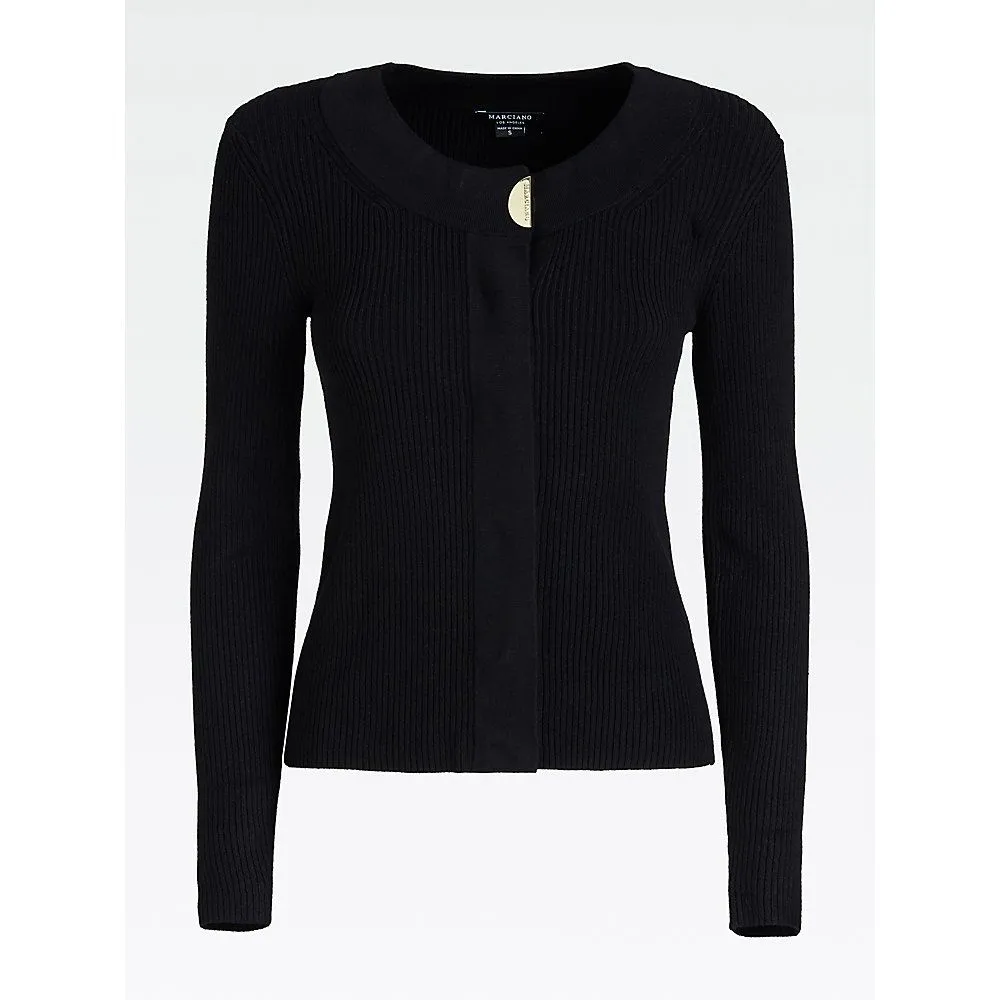Plain color cardigan.