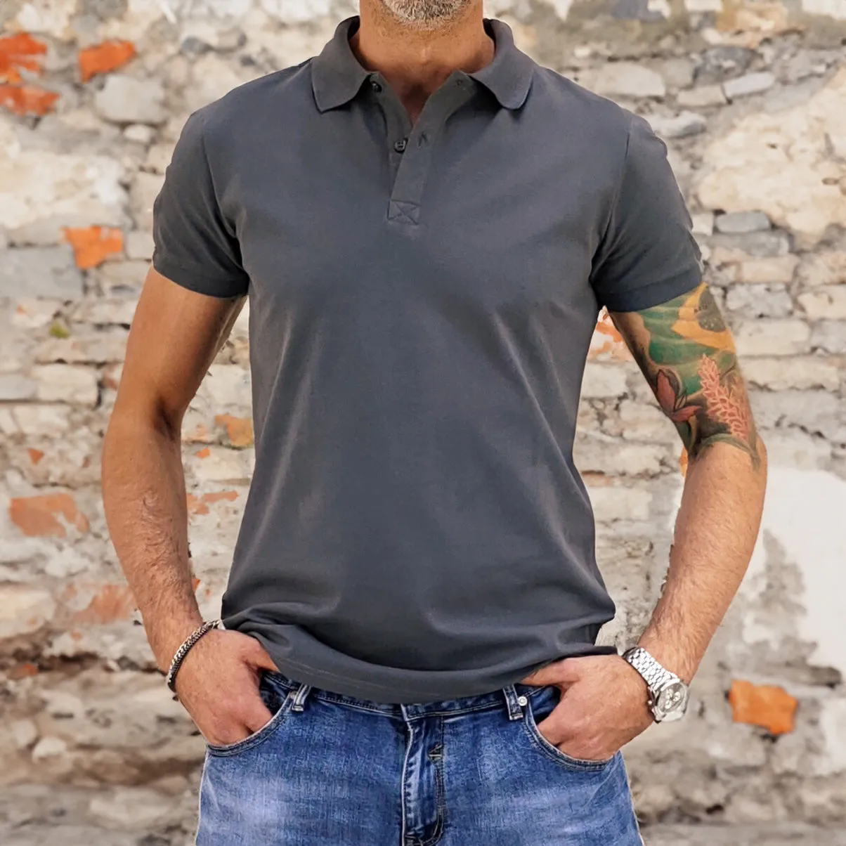 Short-sleeved men's polo shirt in Gray.