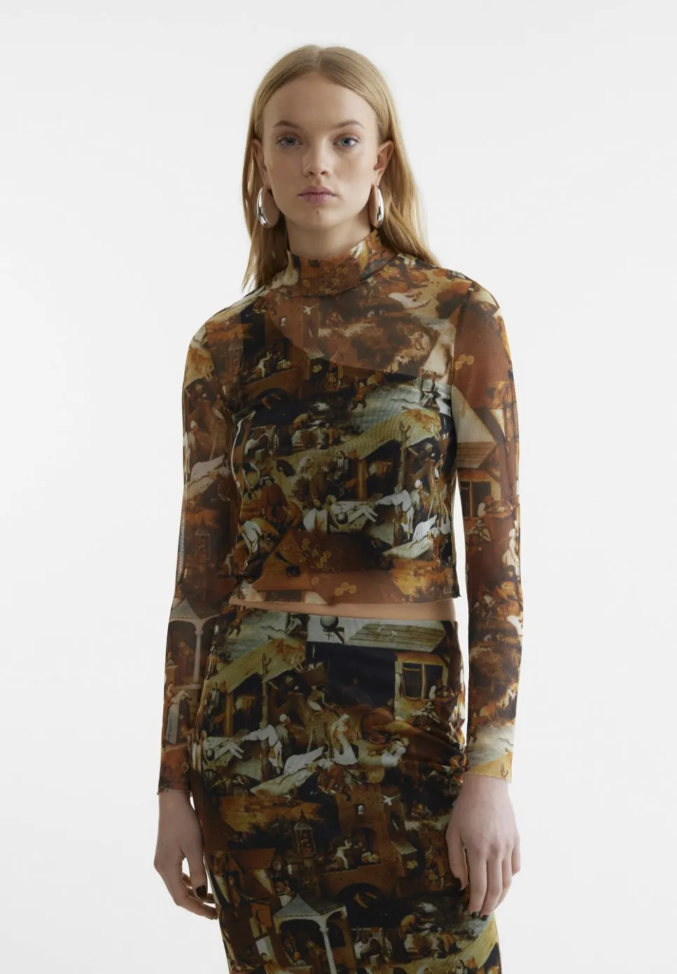 Slim Cropped Mock Neck Top