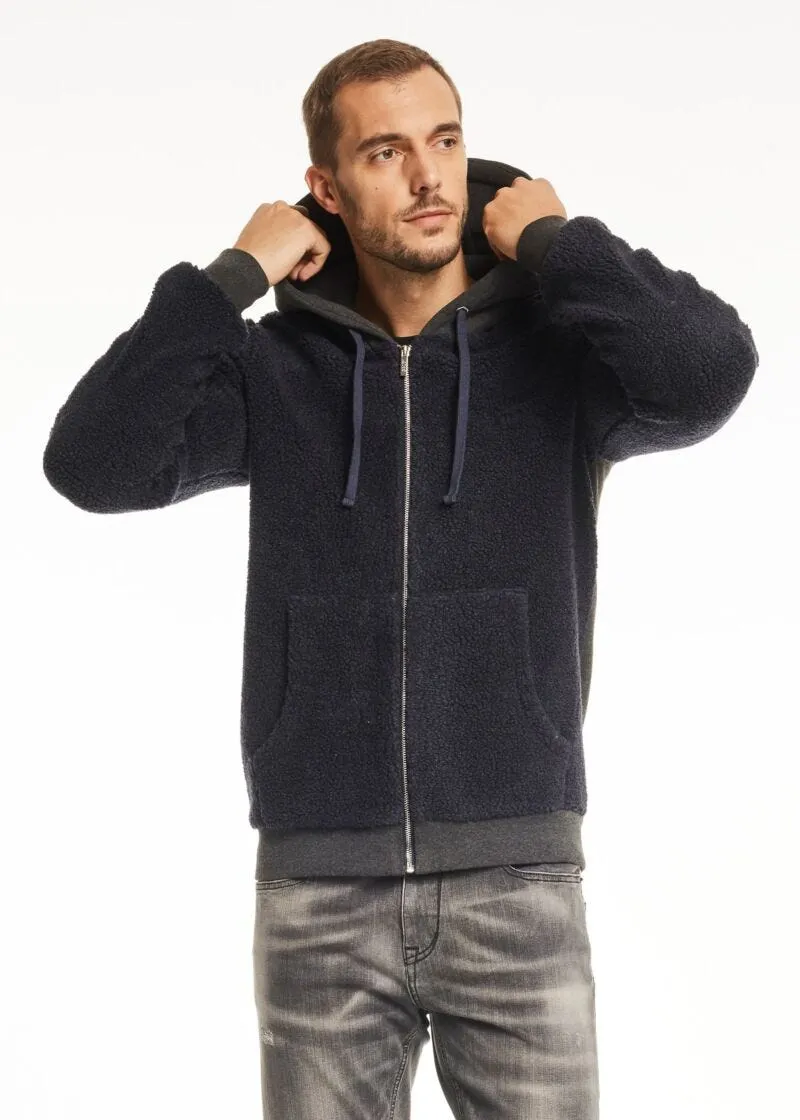 Sweatshirt with logo